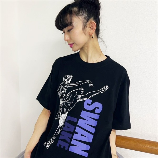 加隈兎沓オリジナル 白鳥の湖Tシャツ Swan Lake(ブラック)